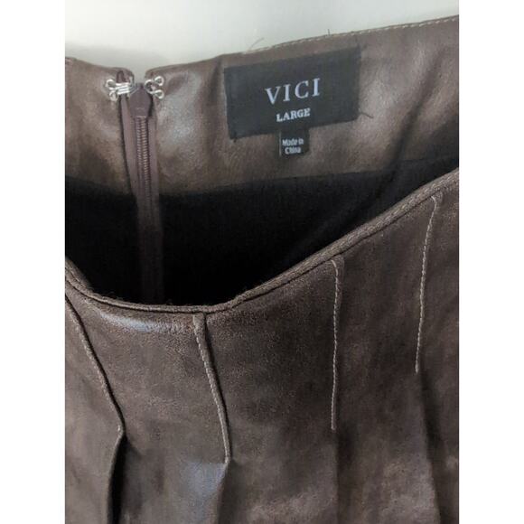 Vici pleated preppy brown mini skirt - Picture 3 of 9